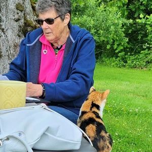 Meet your Posher, Louise